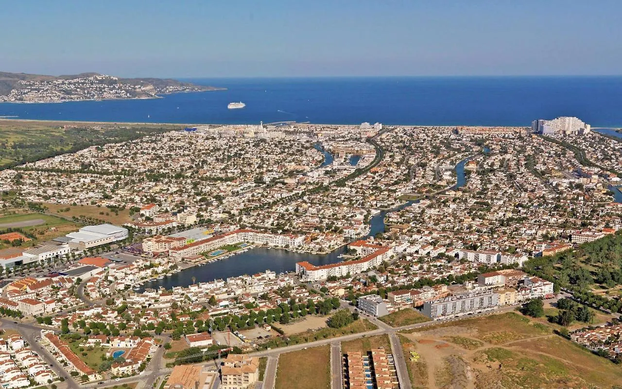 Apart-Rent Apartamento Sant Maurici 0136 Empuriabrava Apartman